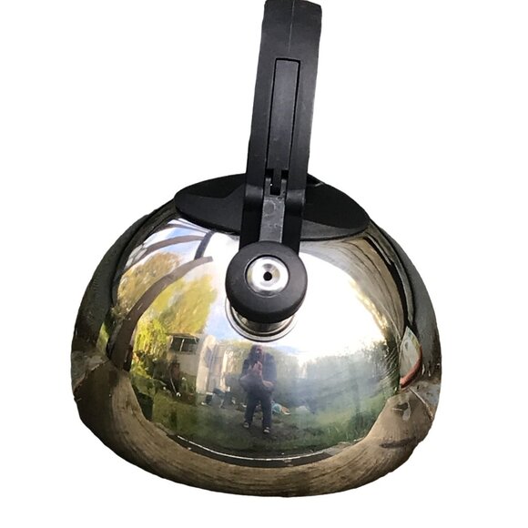 Farberware 2.3 Quart Tea Kettle Polished Stainless Steel Classic Series Q21C - Picture 4 of 7